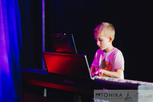Zadanie publiczne jest realizowane przy pomocy środków finansowych Miasta Zielona Góra.
https://www.fundacjatonika.pl/koncerty/koncerty-klasowe-2026/