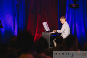 Zadanie publiczne jest realizowane przy pomocy środków finansowych Miasta Zielona Góra.
https://www.fundacjatonika.pl/koncerty/koncerty-klasowe-2026/